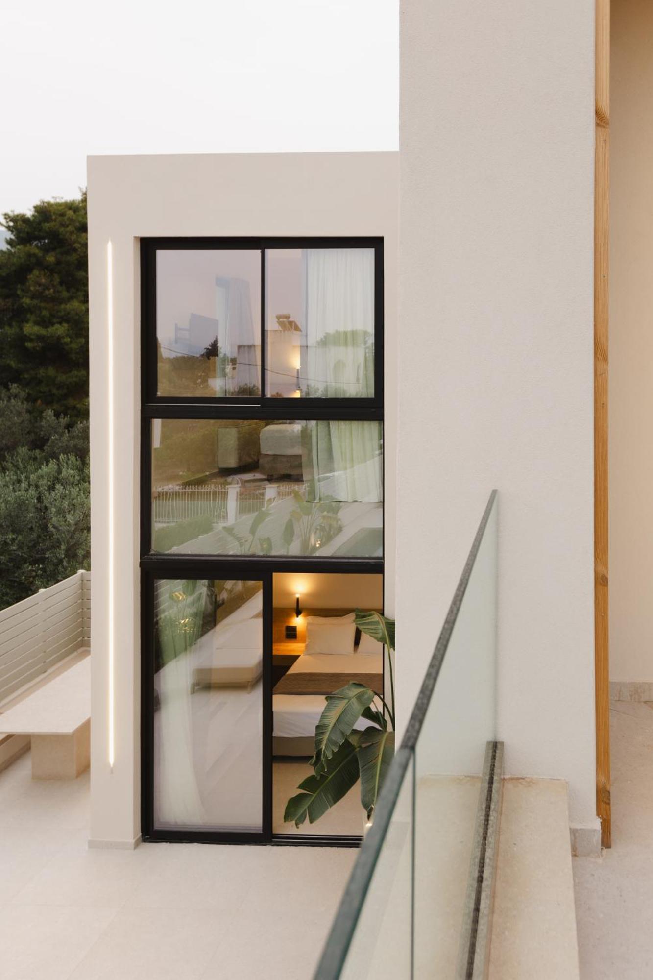 Villa Destino Residencies *