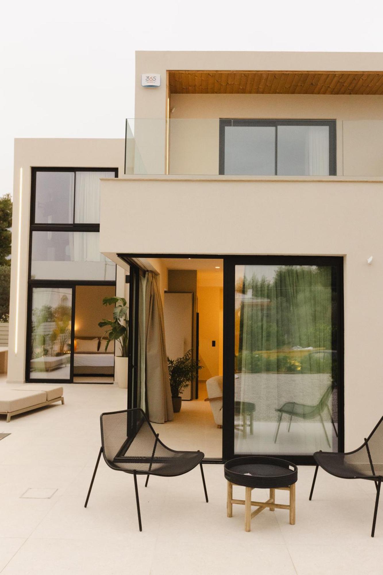 Destino Residencies