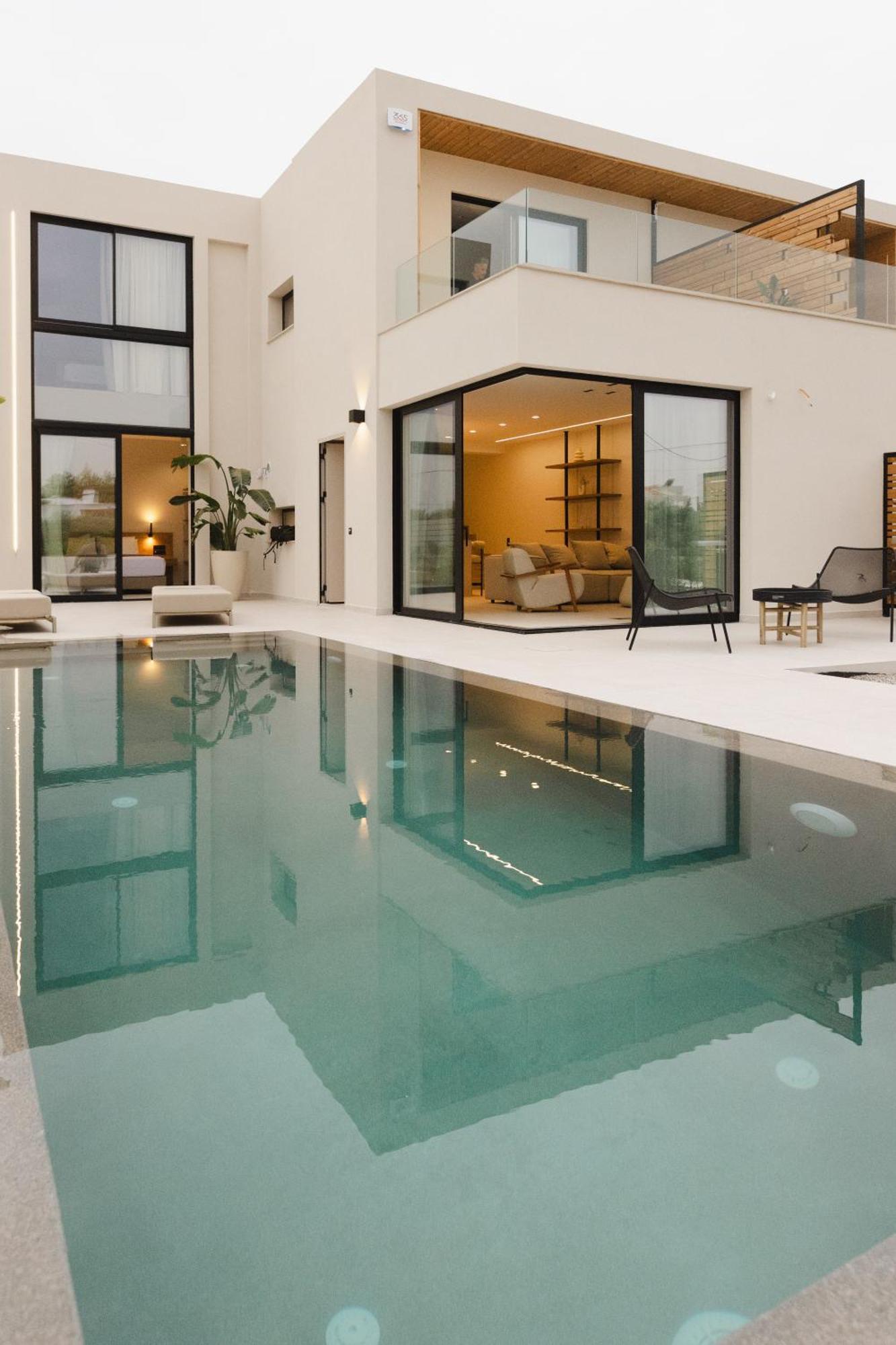 Villa Destino Residencies *